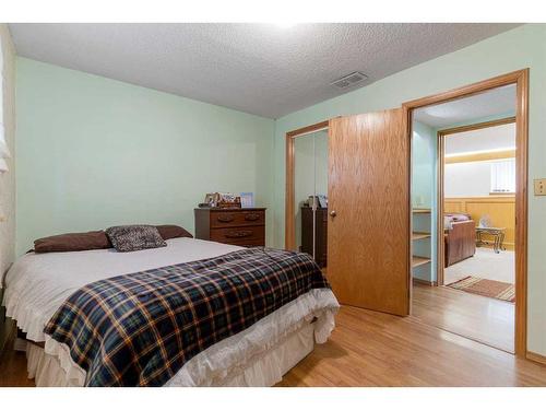 1211 Bantry Street Ne, Calgary, AB - Indoor Photo Showing Bedroom