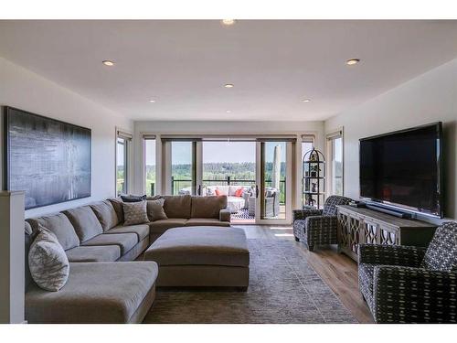 96 Woodpath Terrace Sw, Calgary, AB - Indoor Photo Showing Living Room