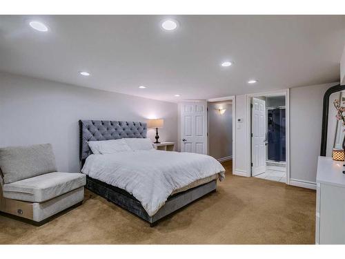 96 Woodpath Terrace Sw, Calgary, AB - Indoor Photo Showing Bedroom