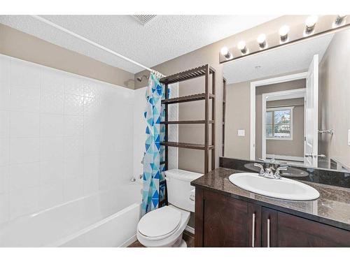 4201-1317 27 Street Se, Calgary, AB - Indoor Photo Showing Bathroom