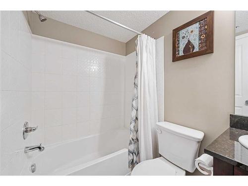 4201-1317 27 Street Se, Calgary, AB - Indoor Photo Showing Bathroom