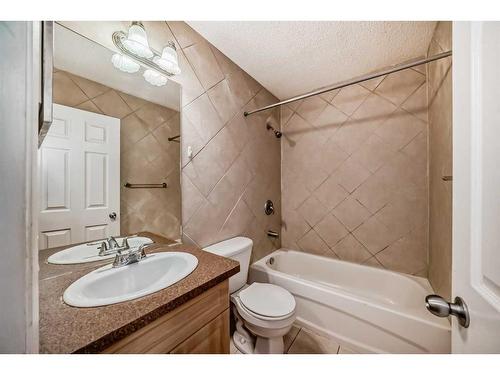 202-1119 78 Avenue Nw, Calgary, AB - Indoor Photo Showing Bathroom