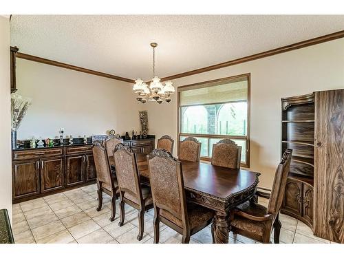 17200 Centre Street Ne, Calgary, AB - Indoor Photo Showing Dining Room