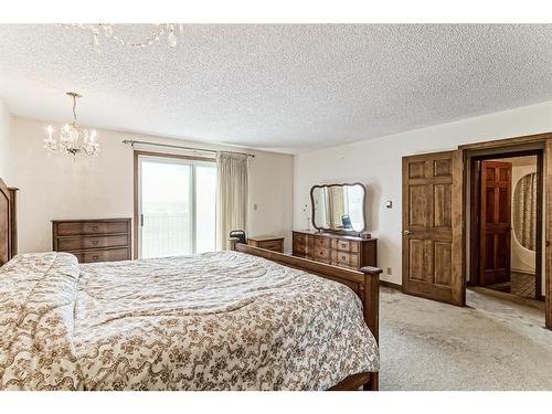 17200 Centre Street Ne, Calgary, AB - Indoor Photo Showing Bedroom