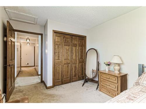 17200 Centre Street Ne, Calgary, AB - Indoor Photo Showing Bedroom