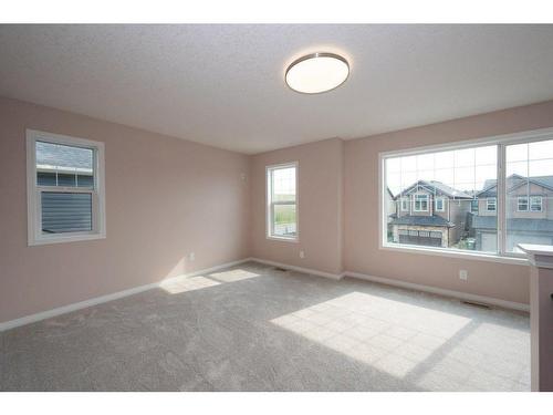 15 Cougar Ridge Rise Sw, Calgary, AB - Indoor Photo Showing Other Room