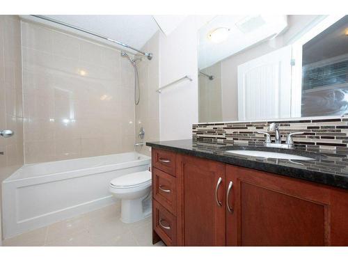 15 Cougar Ridge Rise Sw, Calgary, AB - Indoor Photo Showing Bathroom