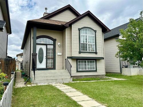 73 Taracove Road Ne, Calgary, AB - Outdoor