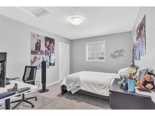 208 Panton Road Nw, Calgary, AB - Indoor Photo Showing Bedroom