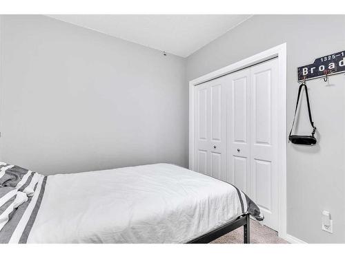 208 Panton Road Nw, Calgary, AB - Indoor Photo Showing Bedroom