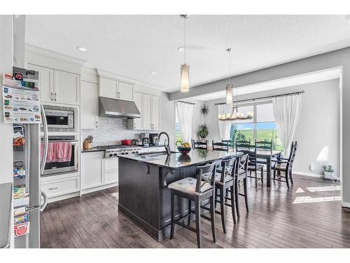 208 Panton Road Nw, Calgary, AB - Indoor Photo Showing Kitchen With Upgraded Kitchen