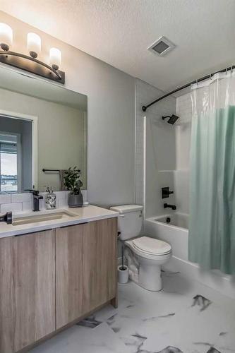 1210-220 Seton Grove Se, Calgary, AB - Indoor Photo Showing Bathroom