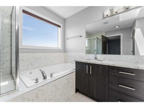 74 Nolanhurst Rise Nw, Calgary, AB - Indoor Photo Showing Bathroom