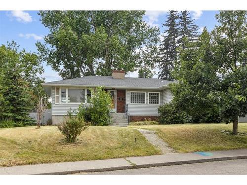 2207 Victoria Crescent Nw, Calgary, AB - Outdoor With Facade