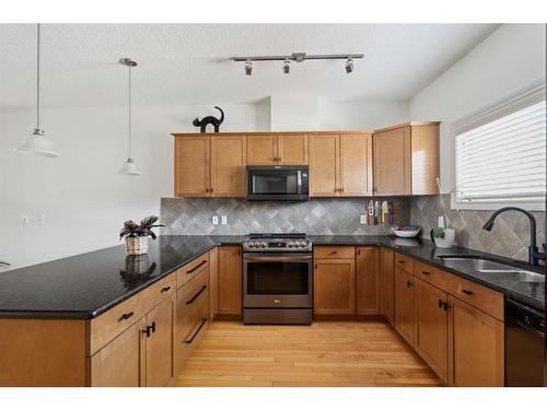 1843 36 Avenue Sw, Calgary, AB - Indoor Photo Showing Kitchen With Double Sink