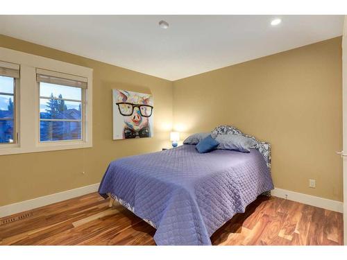 30 Discovery Ridge Manor Sw, Calgary, AB - Indoor Photo Showing Bedroom