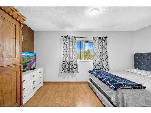 54 Templegreen Road Ne, Calgary, AB - Indoor Photo Showing Bedroom