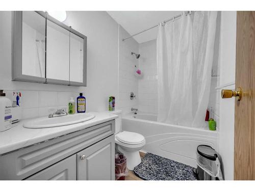 54 Templegreen Road Ne, Calgary, AB - Indoor Photo Showing Bathroom