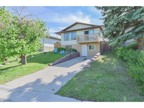 59 Beacham Rise Nw, Calgary, AB - Outdoor