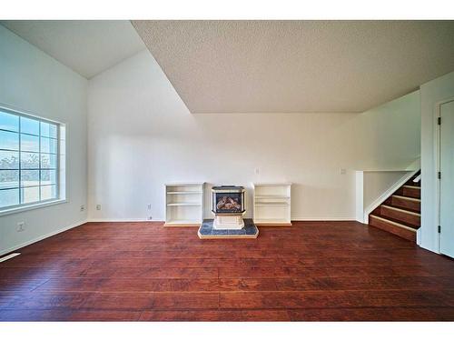 22 Beddington Gardens Ne, Calgary, AB - Indoor Photo Showing Other Room