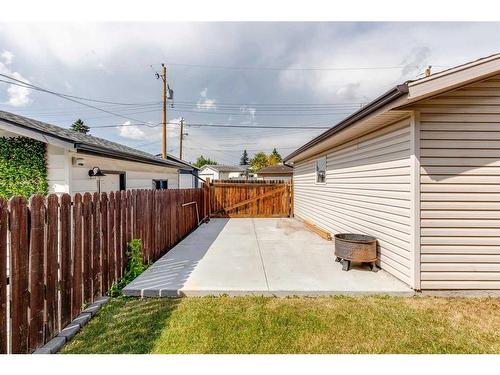4355 Dovercrest Drive Se, Calgary, AB - Outdoor With Exterior