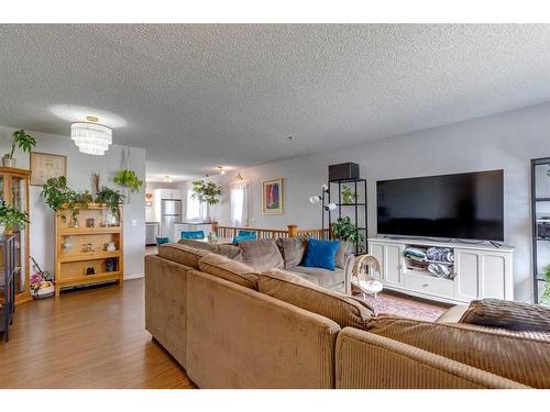 4355 Dovercrest Drive Se, Calgary, AB - Indoor Photo Showing Living Room
