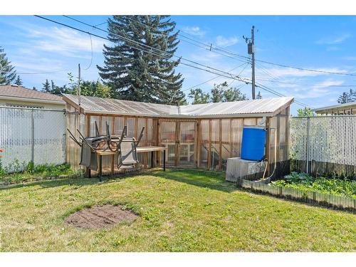 24 Trafford Place Nw, Calgary, AB - Outdoor