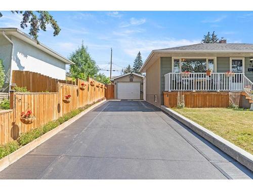 24 Trafford Place Nw, Calgary, AB - Outdoor With Deck Patio Veranda