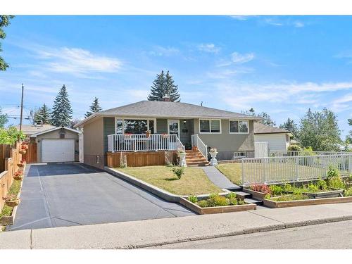 24 Trafford Place Nw, Calgary, AB - Outdoor With Deck Patio Veranda With Facade