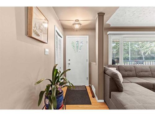 24 Trafford Place Nw, Calgary, AB - Indoor