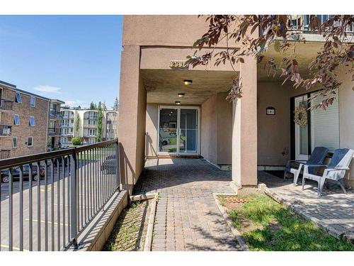 102-2316 17B Street Sw, Calgary, AB - Outdoor With Exterior