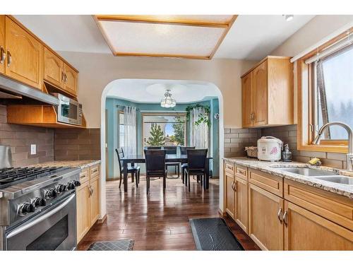255 Del Ray Road Ne, Calgary, AB - Indoor Photo Showing Kitchen With Double Sink