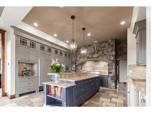 10-154029 264 Street West, Rural Foothills County, AB - Indoor Photo Showing Kitchen