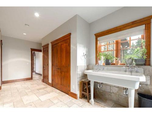 10-154029 264 Street West, Rural Foothills County, AB - Indoor Photo Showing Bathroom