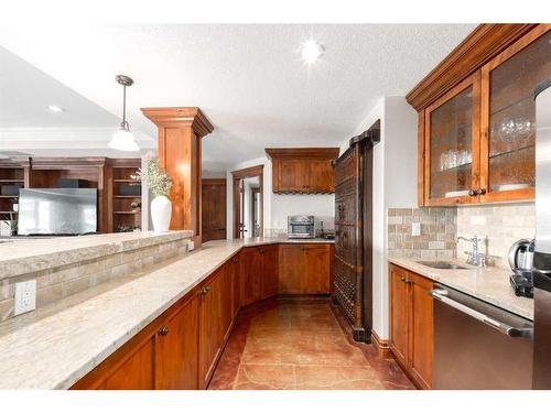 10-154029 264 Street West, Rural Foothills County, AB - Indoor Photo Showing Kitchen