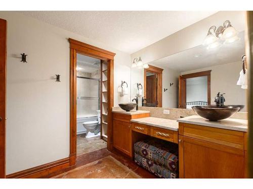 10-154029 264 Street West, Rural Foothills County, AB - Indoor Photo Showing Bathroom