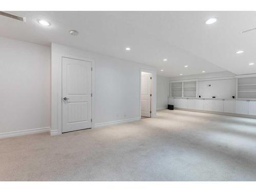 2047 48 Avenue Sw, Calgary, AB - Indoor Photo Showing Other Room