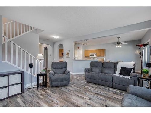 358 Sagewood Gardens Sw, Airdrie, AB - Indoor Photo Showing Living Room