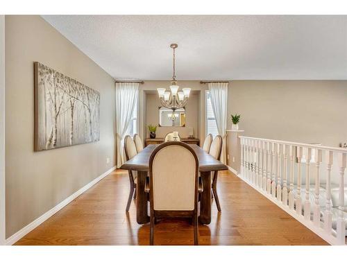 16 Somerside Common Sw, Calgary, AB - Indoor Photo Showing Dining Room