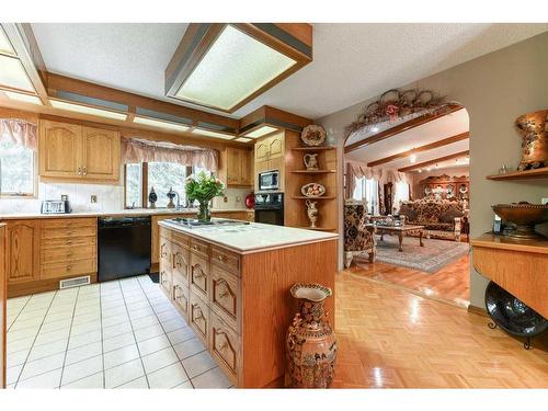 243083 16 Street East, Rural Foothills County, AB - Indoor Photo Showing Kitchen