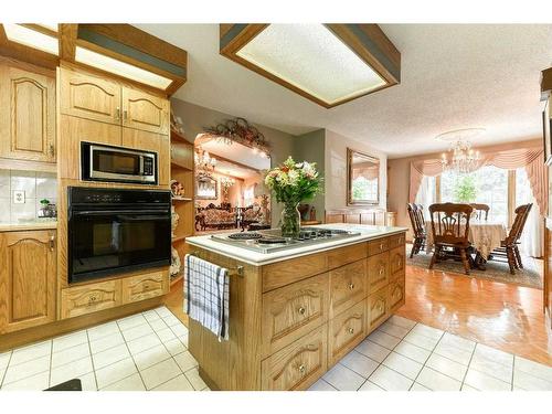 243083 16 Street East, Rural Foothills County, AB - Indoor Photo Showing Kitchen