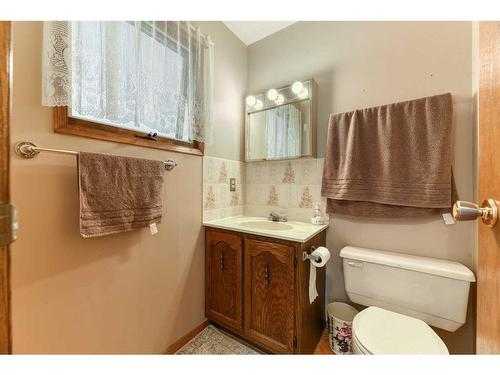 243083 16 Street East, Rural Foothills County, AB - Indoor Photo Showing Bathroom