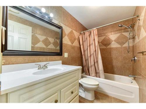 243083 16 Street East, Rural Foothills County, AB - Indoor Photo Showing Bathroom