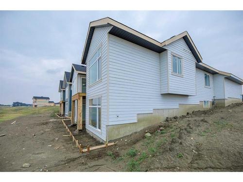 303 Muirfield Crescent, Lyalta, AB - Outdoor With Exterior