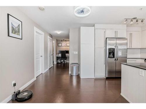 3309-11 Mahogany Row Se, Calgary, AB - Indoor Photo Showing Kitchen