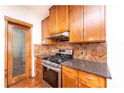 126 Panamount Street Nw, Calgary, AB - Indoor Photo Showing Kitchen