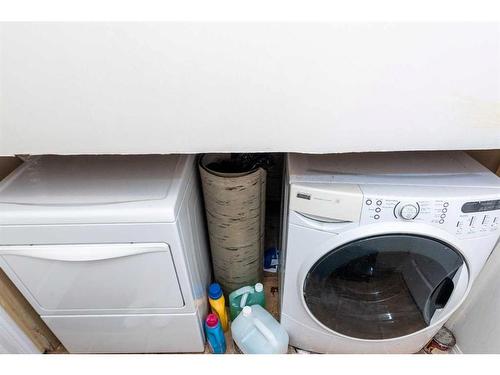 126 Panamount Street Nw, Calgary, AB - Indoor Photo Showing Laundry Room