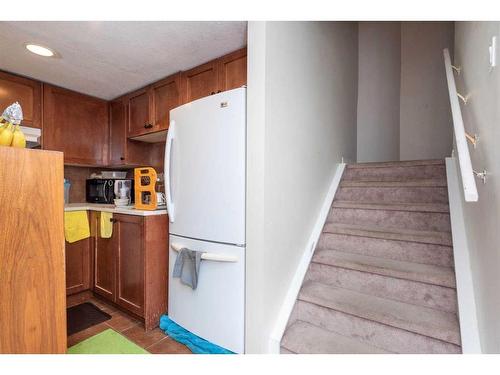 126 Panamount Street Nw, Calgary, AB - Indoor Photo Showing Kitchen