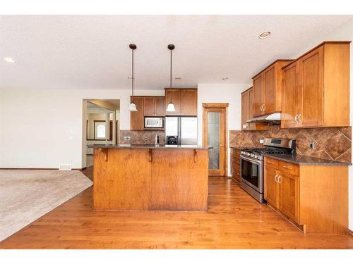 126 Panamount Street Nw, Calgary, AB - Indoor Photo Showing Kitchen