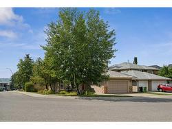 31 Scenic Ridge Crescent NW Calgary, AB T3L 1V2